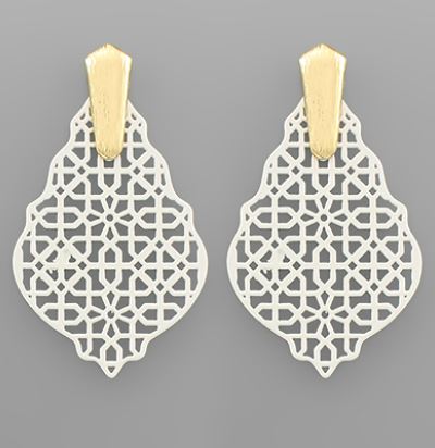 Color Coat Filigree Arabesque Earrings - white
