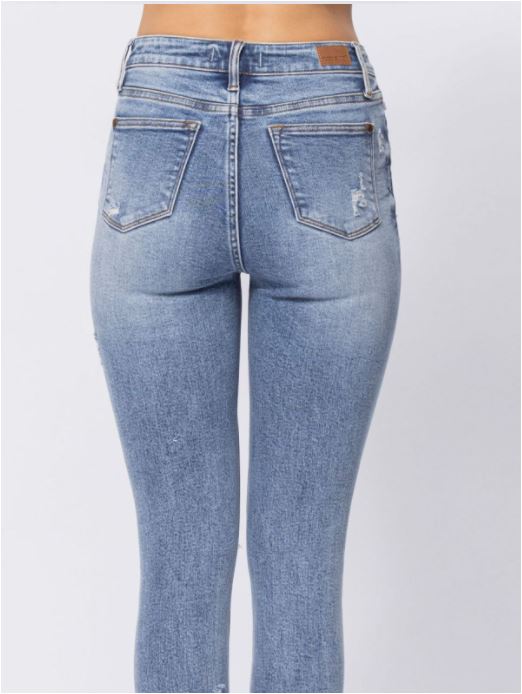 HIGH RISE DESTROYED SHARK HEM SKINNY - Judy Blue